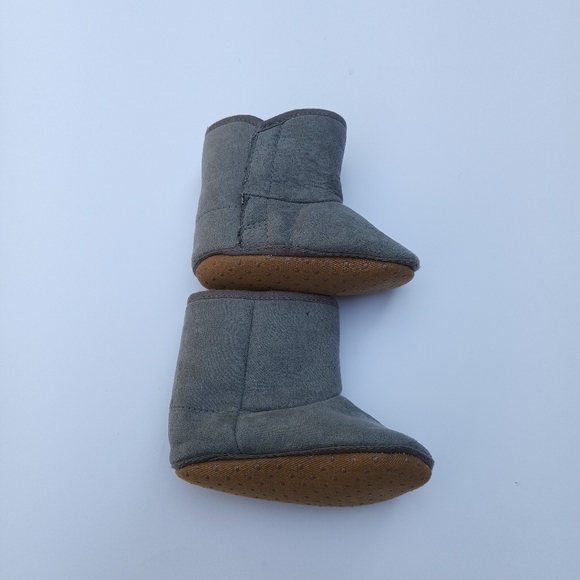 Old Navy soft Baby boots size 6-12 months old Go cozy boots gray - Picture 6 of 6